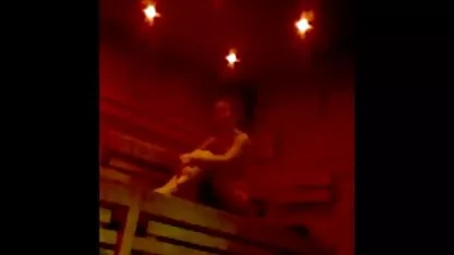 A mulher de negócios fode com um vizinho de 18 vídeo de pornô só as coroas gostosas anos.
