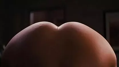 Um amigo bateu numa rapariga de chapéu com uma tatuagem na forma de um beijo no rabo videos porno com mulheres de 50 anos e gengivas no peito.