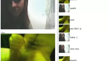 A mãe de camisola vermelha a foder dois pretos na coroas do pornô cozinha