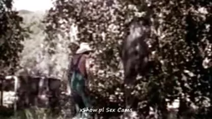 Os Busty japoneses fazem um broche a dois casais e fodem-nos. filme porno coroas peitudas