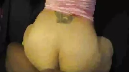 Miss Kelly vídeo de pornô só as coroas Martin mostra uma forma sedutora.
