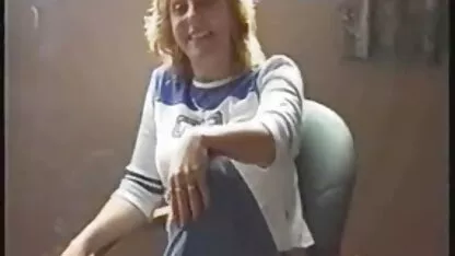 Morena no rabo apanhada com pornô de coroas de 60 anos um vibrador