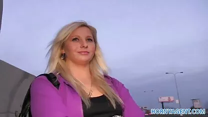 O estrangulador louro vídeo de pornô das coroas brasileiras precisa urgentemente de actores experientes no chão.