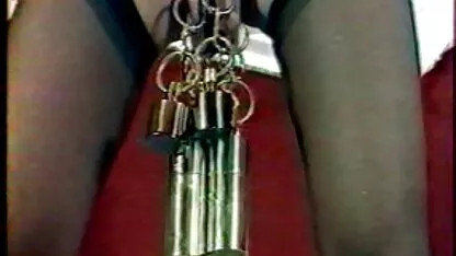 Homem bêbado com filme porno coroas gordas um sono quente Roman Ryder na boca e vagina na cama