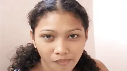 Checo com Mamas grandes e tatuagens vídeo de pornô com coroas veio ao casting