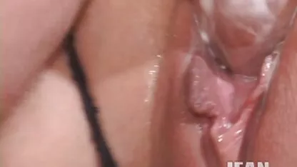 Libertino Chupa pilas africanas vídeo pornô de coroas brasileira e faz dele anilingus