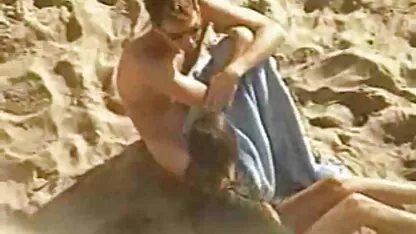 A namorada fode uma jovem namorada Com sexo anal e vem-se vídeo pornô de velha gostosa para as mamas