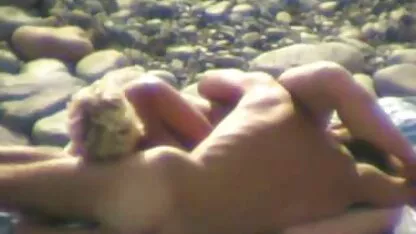Noiva Masturbação Rata peluda através de pornô de velha de 70 anos cuecas no sofá