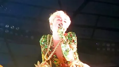 Johnny Dins Fode Com Kissa Dins pornô com mulheres maduras Esposa No Chuveiro