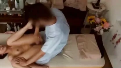 Massagista parte o rabo das mães com ordenha muito brasileiras maduras porn na mesa