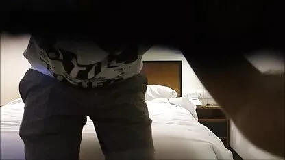 Morena a gritar com vibrador videos de coroas fazendo sexo no quarto.