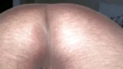 Dona de casa despida e masturba-se com a gravidade no chão vídeo de pornô das coroas gostosas da cozinha
