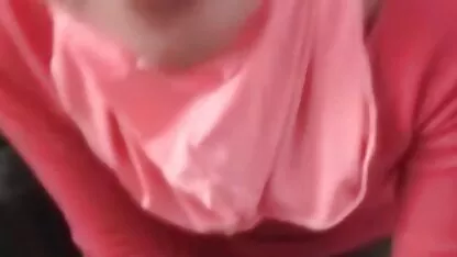 Asiática com Mamas grandes deixa uma estranha tocar-se e lamber-lhe vídeo pornô de coroas de 50 anos a vagina.