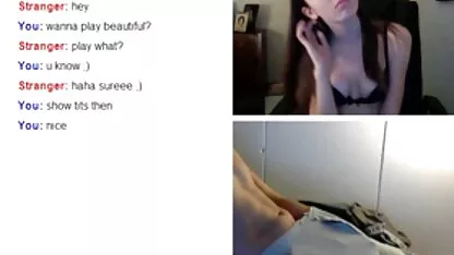 Dois modelos a chupar fingers vídeo pornô só as coroas antes de foder