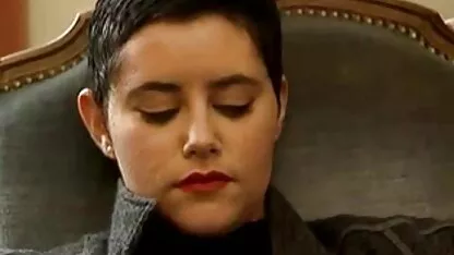 Duas filmes pornos de coroas lésbicas busty a fazer sexo ao ar livre enquanto acampam