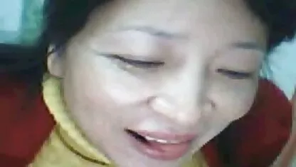Mulatas de blusa filme porno de coroas brasileiras amarela a comer um homem num preservativo