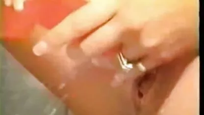Actriz com seios vídeo pornô de coroas taradas grandes a fazer sexo com o hahale