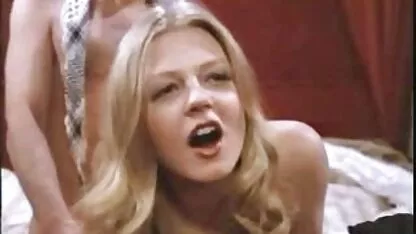 Milf com Rata peluda e meias brancas, inserir uns dildos diferentes no rabo. as coroas pornô