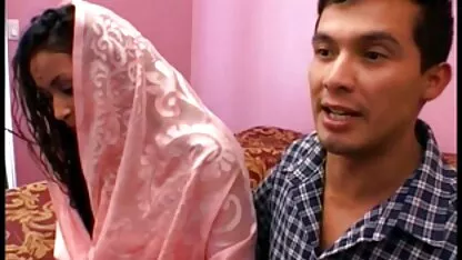Virgem entra sob a pressão Da vídeo de pornô só das coroas Máquina Do Sexo