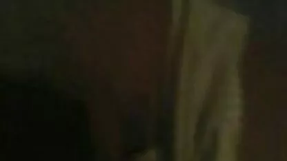 A amante fode a amante com meias de cão xvídeos pornô de coroas em frente à webcam