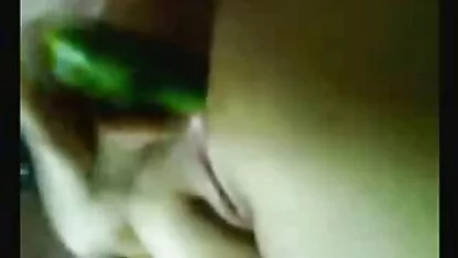 Hahal a comer uma mulher negra com seios grandes em Rata peluda filme de pornô só com as coroas