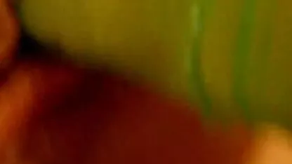 Cliente lambendo vagina sexo com as coroas brasileiras oleada por massagista de olhos apertados
