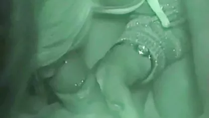 Grande e elegante Stella Cox apresentam-se videos pornos de velhas numa sala