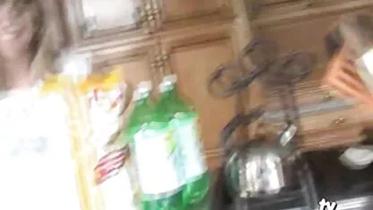 A mulher videos porno so com coroas adora ver o marido a comer a amiga.