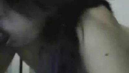 A morena filme porno completo coroas tirou o vestido de lingerie e chapéu de masturbação com um vibrador.