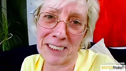 Um borracho a pornô grátis com coroas acariciar uma milf asiática de saia e casaco.