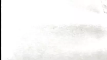 Um casal a vídeo pornô de velha gostosa foder no hotel roadside em frente à webcam