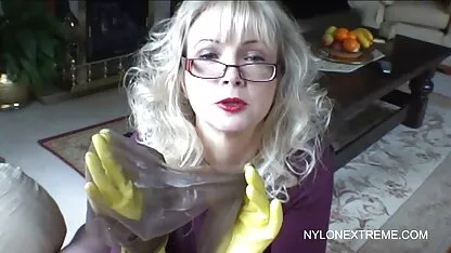 Asiático com vídeo pornô de coroas de 50 anos Rata peluda a martelar vigorosamente no escritório com o homem.