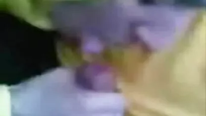 Um tipo a massajar um cliente magro e videos de sexo brasileiros com coroas a martelar o chapéu, a molhar a rapariga com óleo.