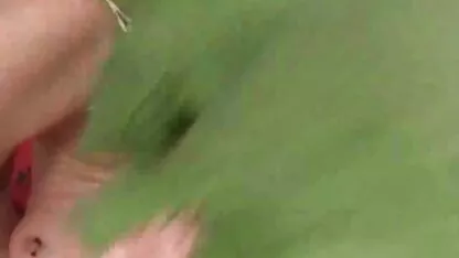 A Slim Emily Willis tirou os calções e levou com o Pénis grosso no rabo. vídeo de pornô as coroas