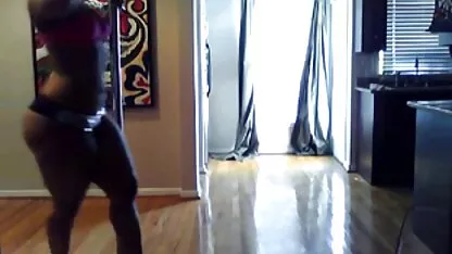O homem que está desapontado tem um grande video pornode coroas esporte no tapete verde
