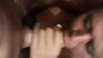 O homem derramou esperma Francês. videos gratis de coroas fazendo sexo